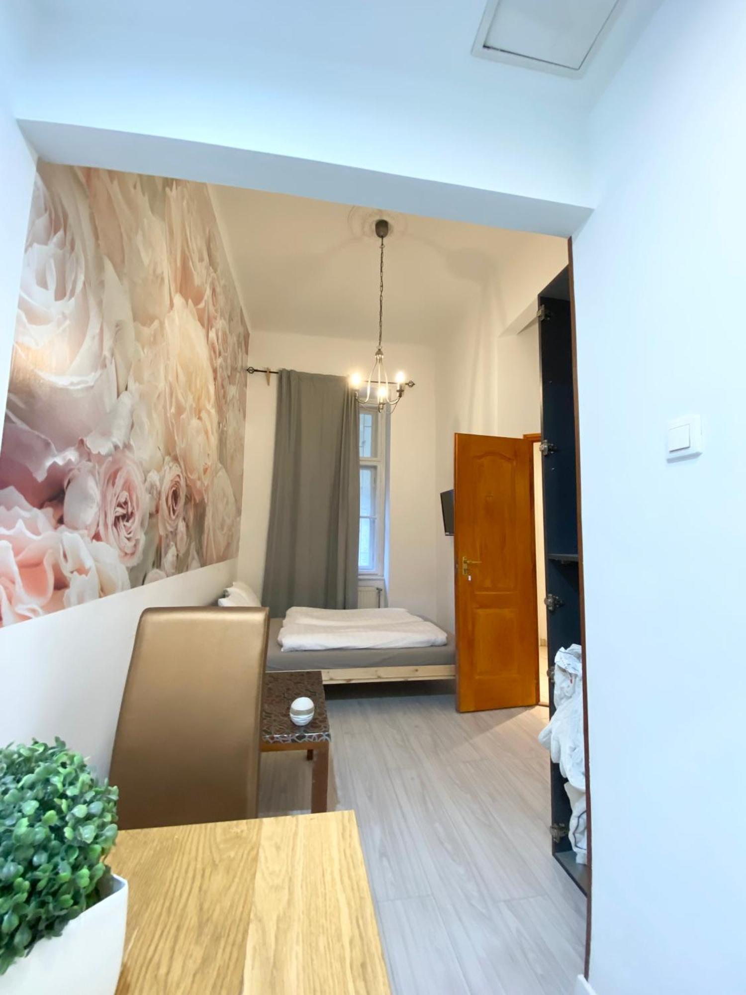 Vaczi Central Relax Boutique Suits Apartment Budapest Exterior photo